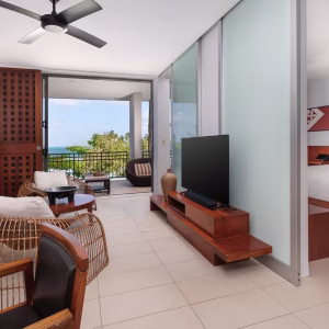Shared 1 Bedroom King Beachfront Beach Access