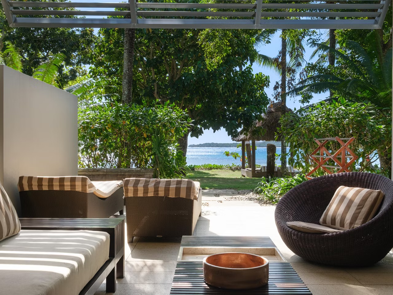 Shared King Beachfront Beach Access - Image 3
